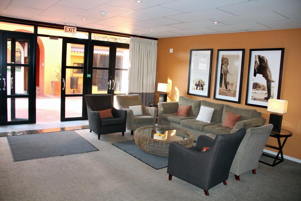 Illovo Hotel Йоханнесбург Экстерьер фото